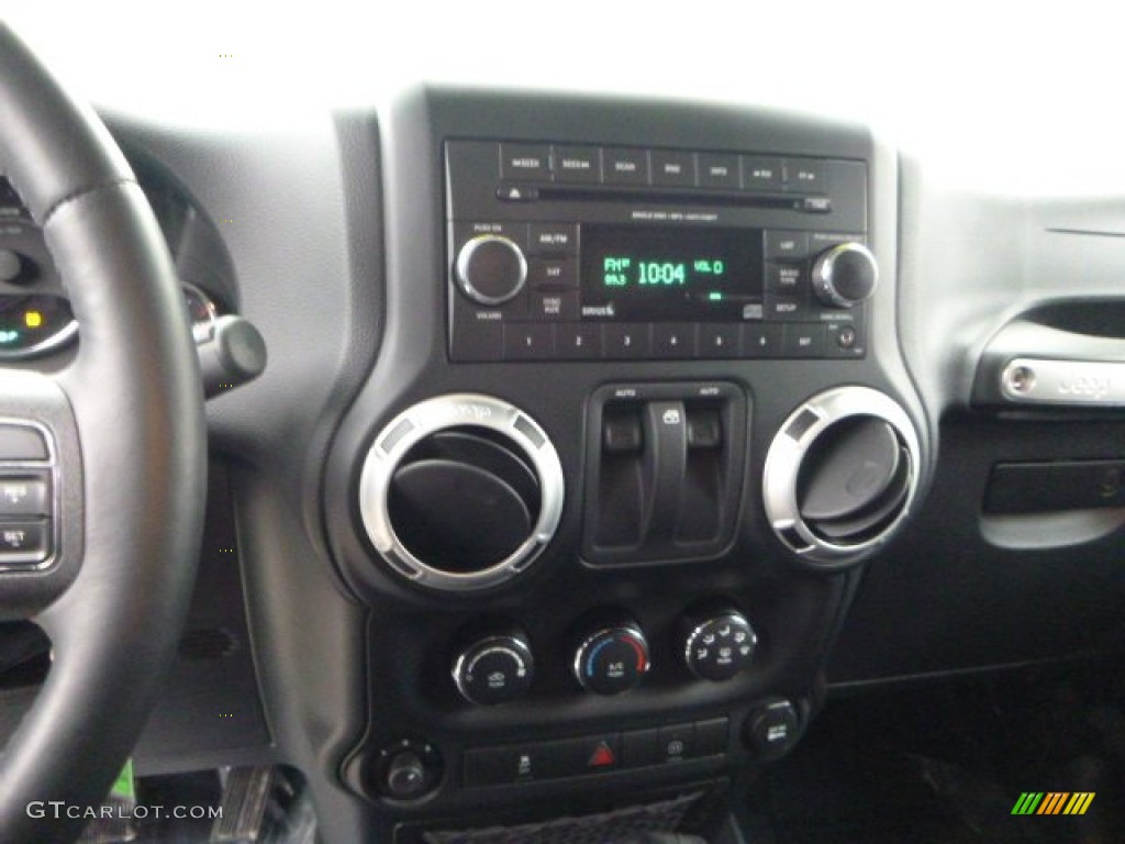 2012 Wrangler Rubicon 4X4 - Black / Black photo #18