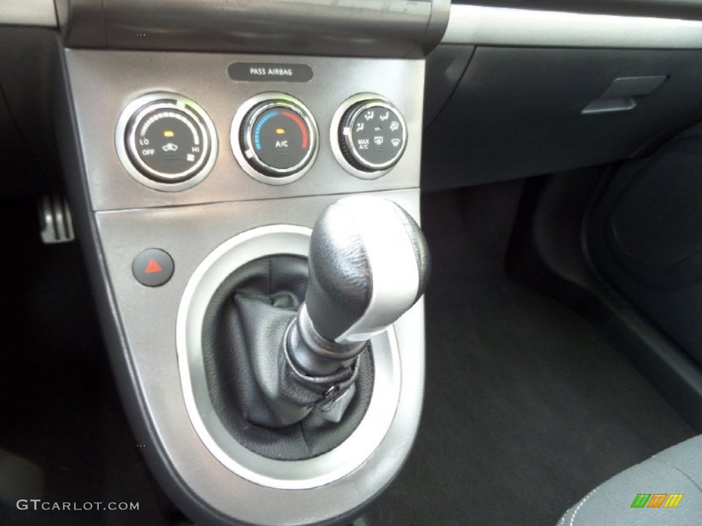2011 Nissan Sentra SE-R Spec V Transmission Photos