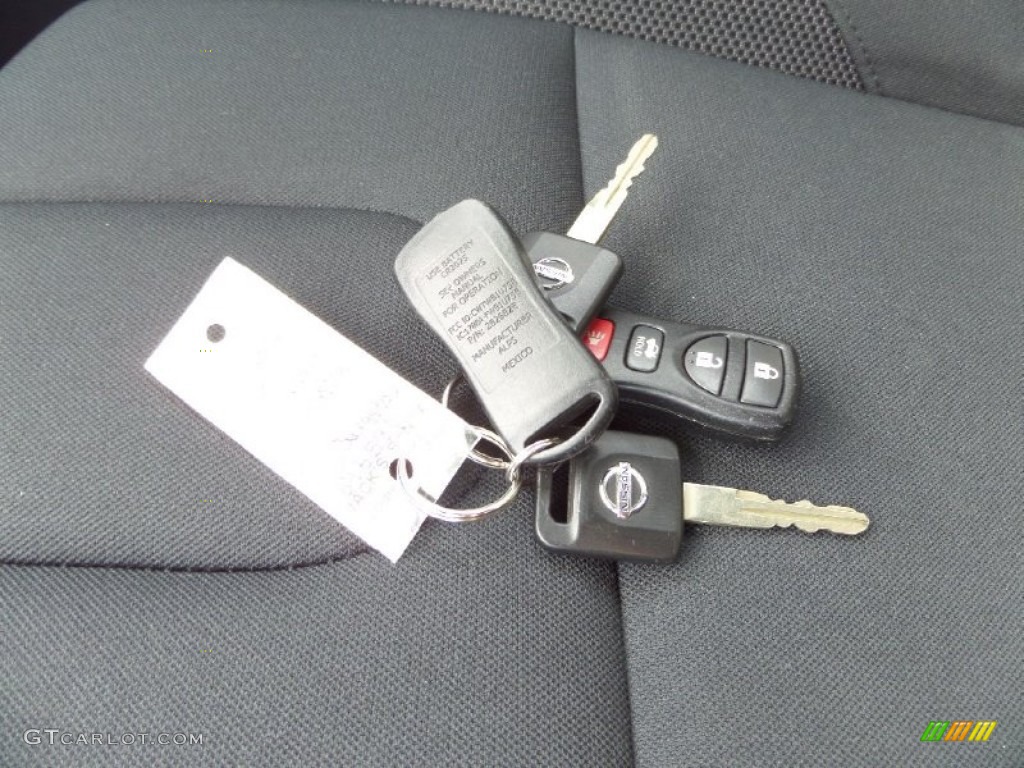 2011 Nissan Sentra SE-R Spec V Keys Photo #89606705