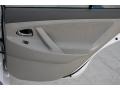 Super White - Camry LE Photo No. 25