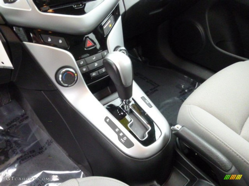 2013 Cruze LT - Summit White / Medium Titanium photo #17