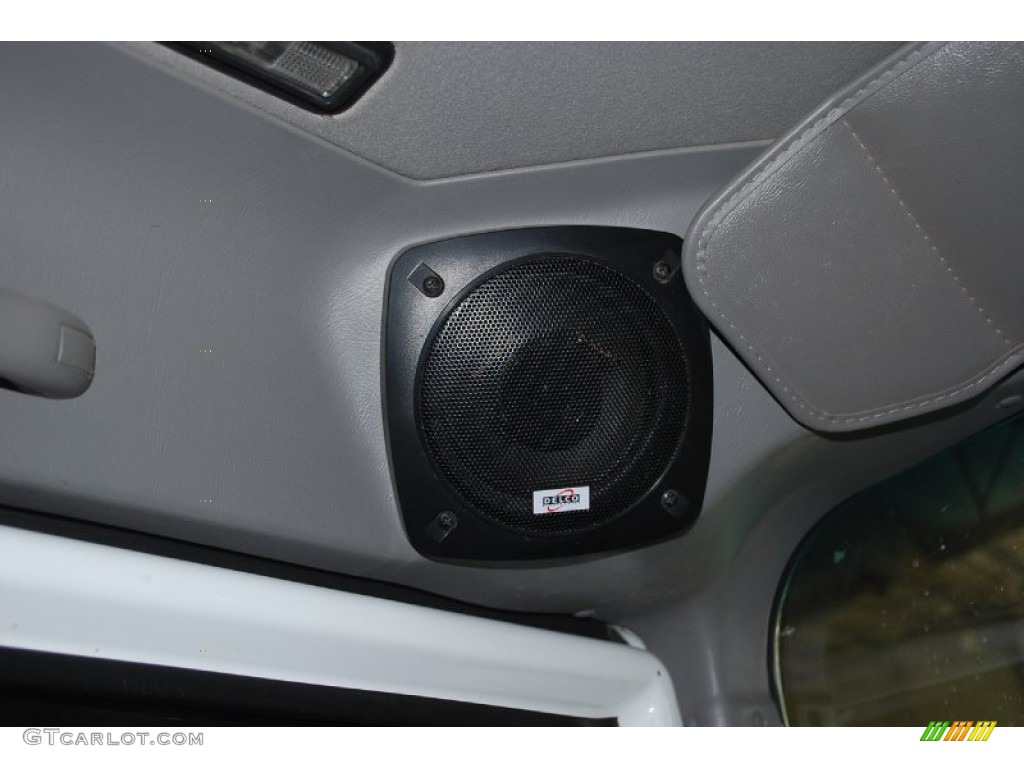 2003 Hummer H1 Wagon Audio System Photos