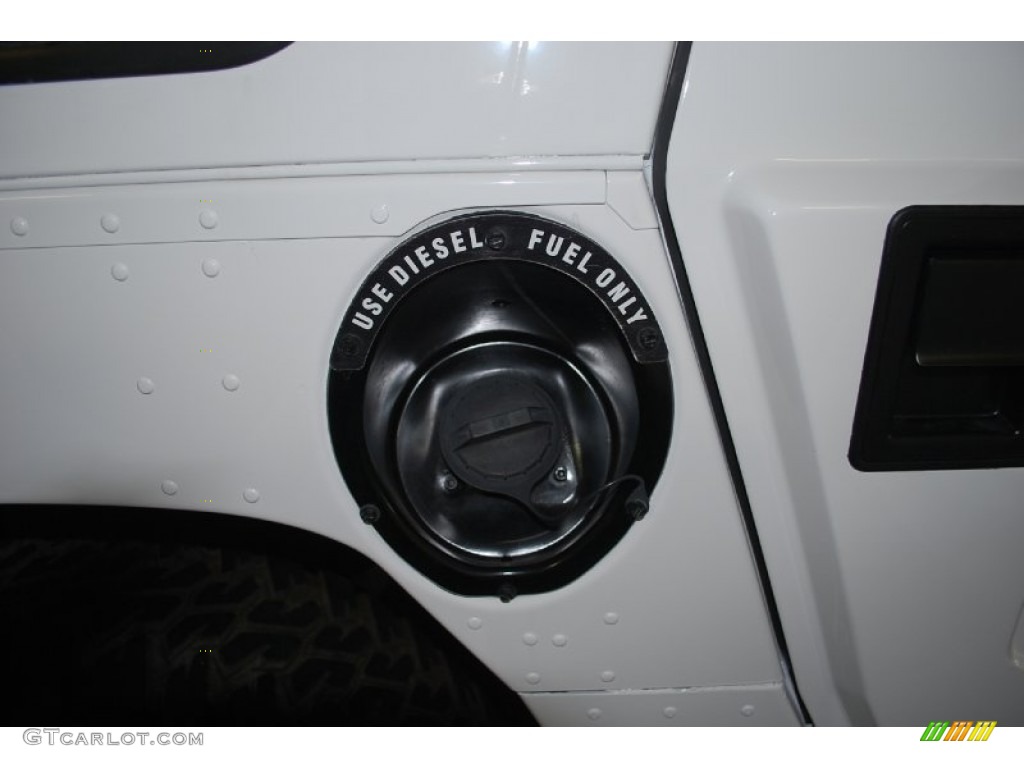 2003 H1 Wagon - Bright White / Cloud Gray photo #17