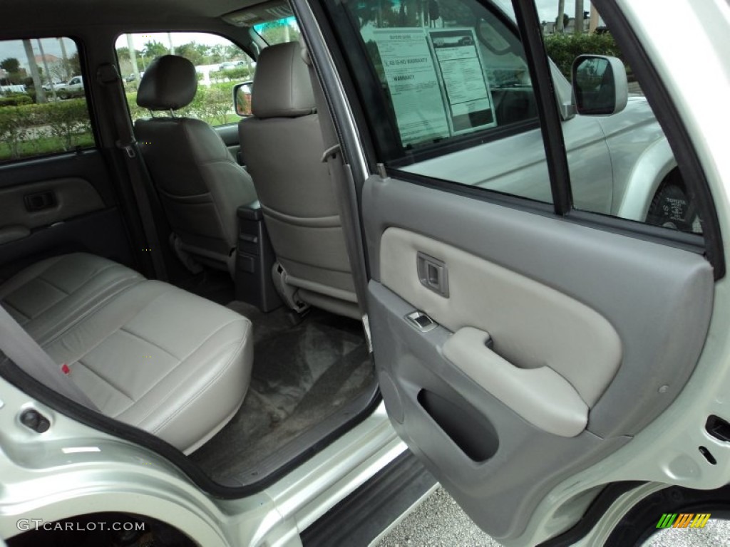 2001 4Runner SR5 - Millennium Silver Metallic / Gray photo #22