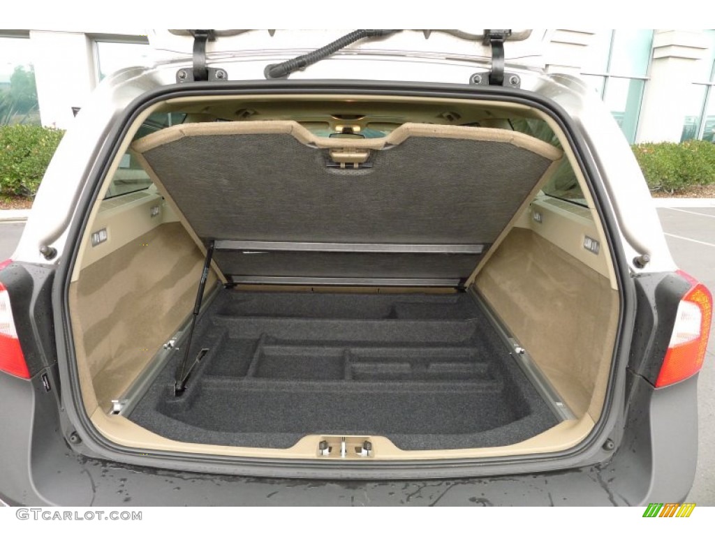 2011 Volvo XC70 3.2 AWD Trunk Photo #89615429