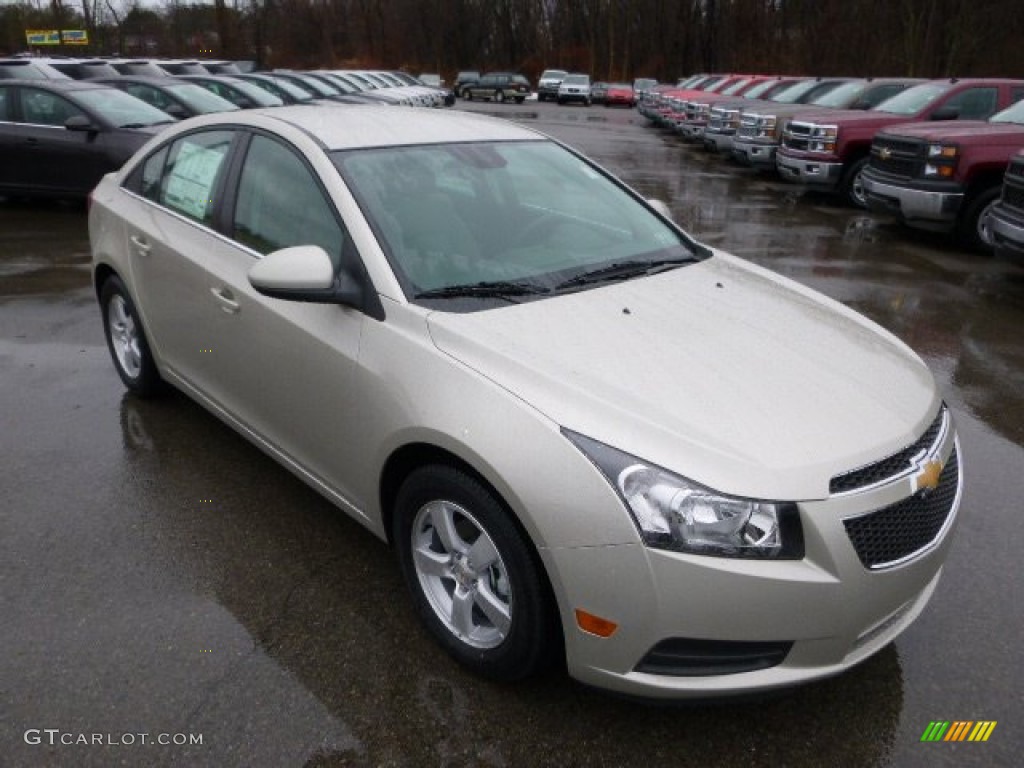 2014 Cruze LT - Champagne Silver Metallic / Medium Titanium photo #3