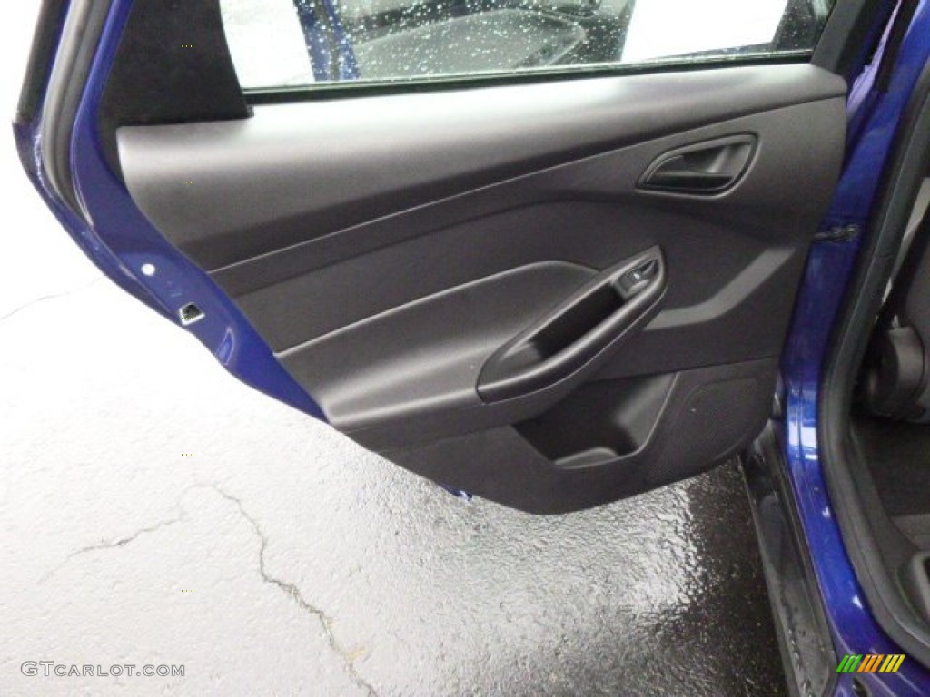 2012 Focus SE Sedan - Blue Candy Metallic / Charcoal Black photo #13