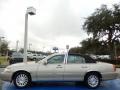 2004 Pueblo Gold Metallic Lincoln Town Car Signature  photo #2