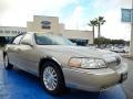 2004 Pueblo Gold Metallic Lincoln Town Car Signature  photo #7