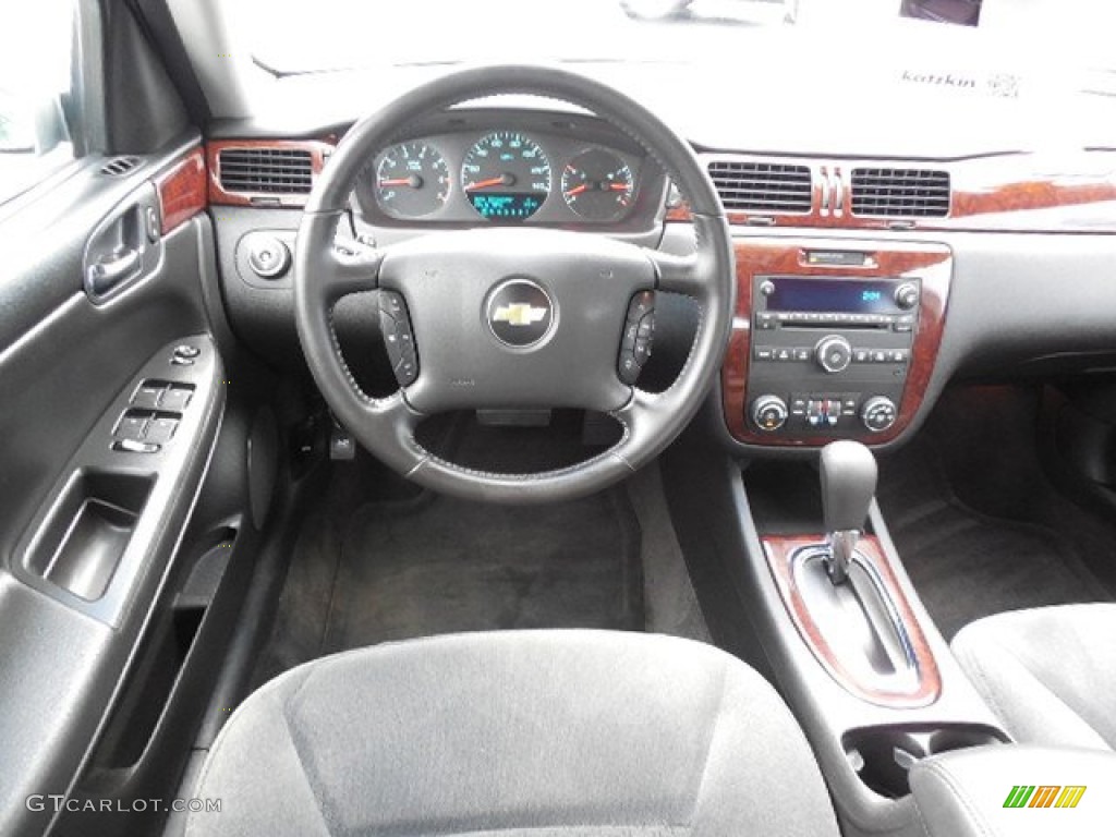 2011 Chevrolet Impala LT Dashboard Photos