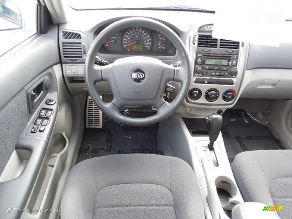 2006 Spectra SX Sedan - Clear Silver / Gray photo #6