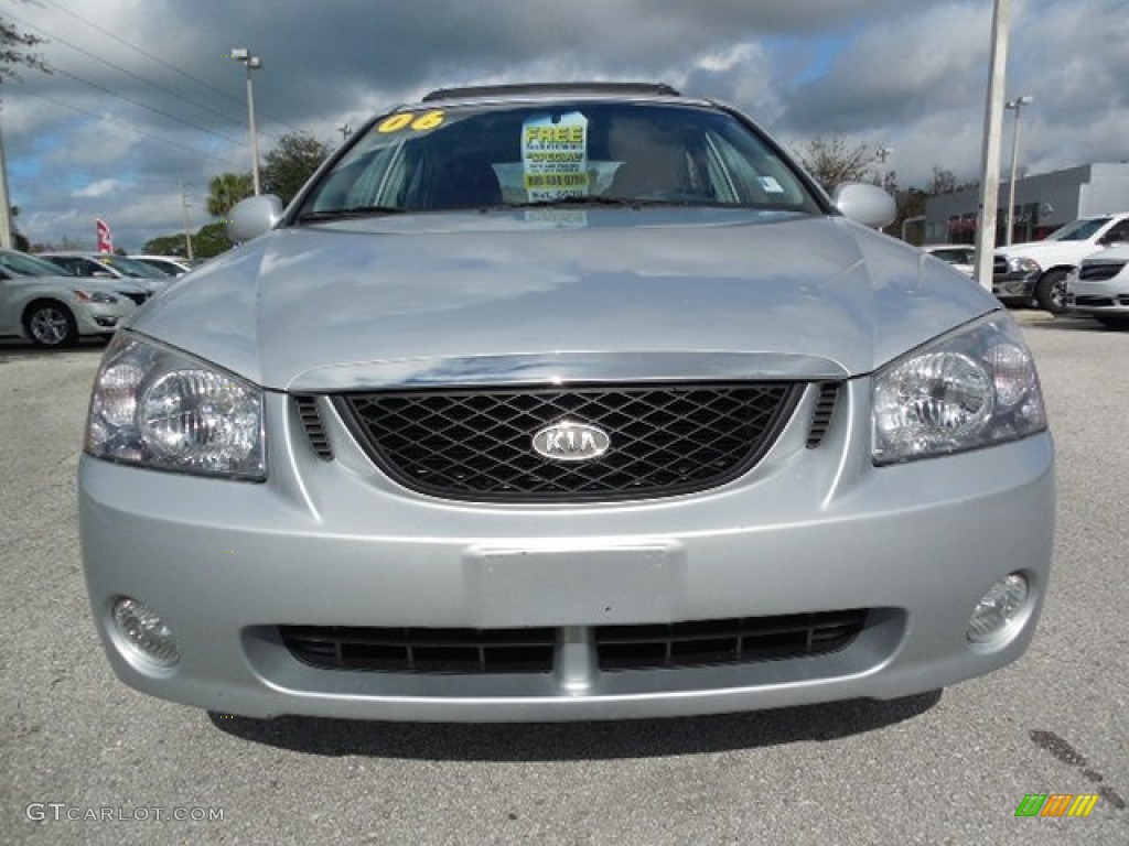 2006 Spectra SX Sedan - Clear Silver / Gray photo #13