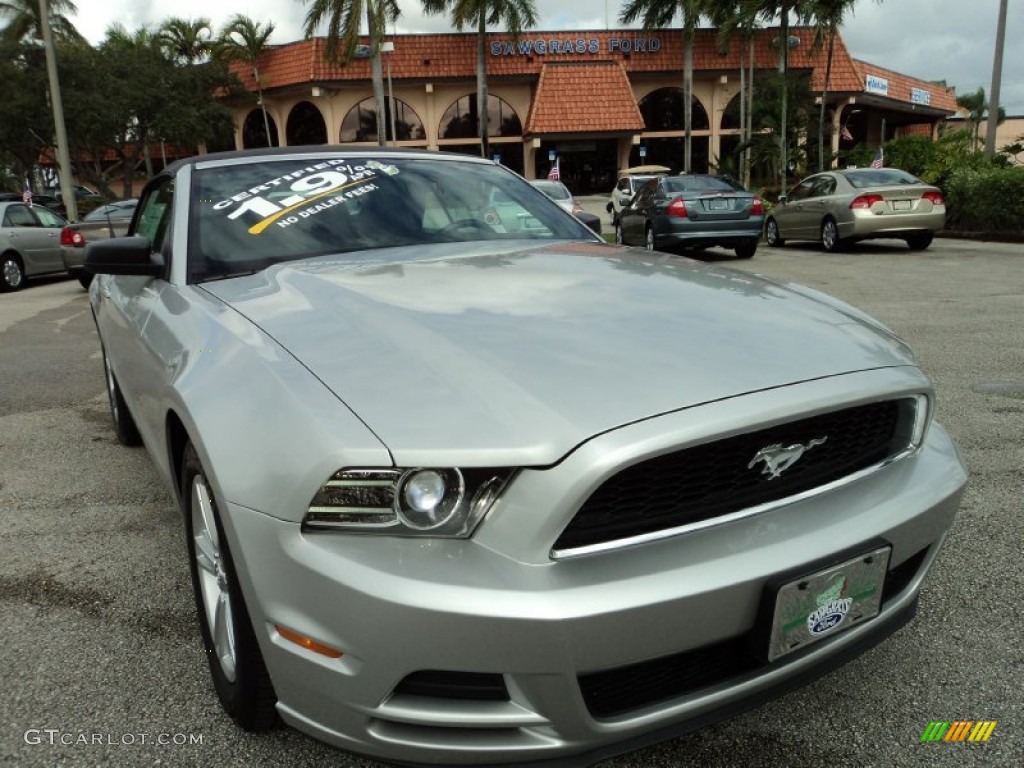 2013 Mustang V6 Convertible - Ingot Silver Metallic / Charcoal Black photo #2