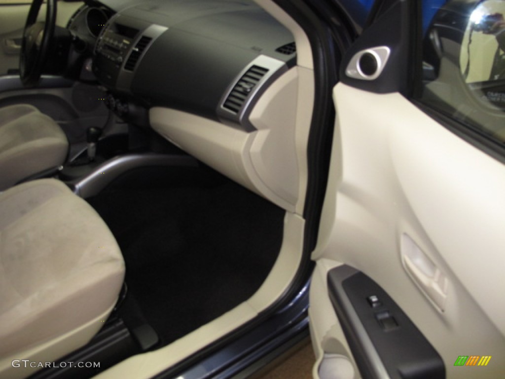 2007 Outlander LS 4WD - Deep Blue Metallic / Beige photo #21