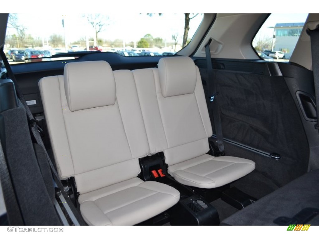 2011 BMW X5 xDrive 35d Rear Seat Photos