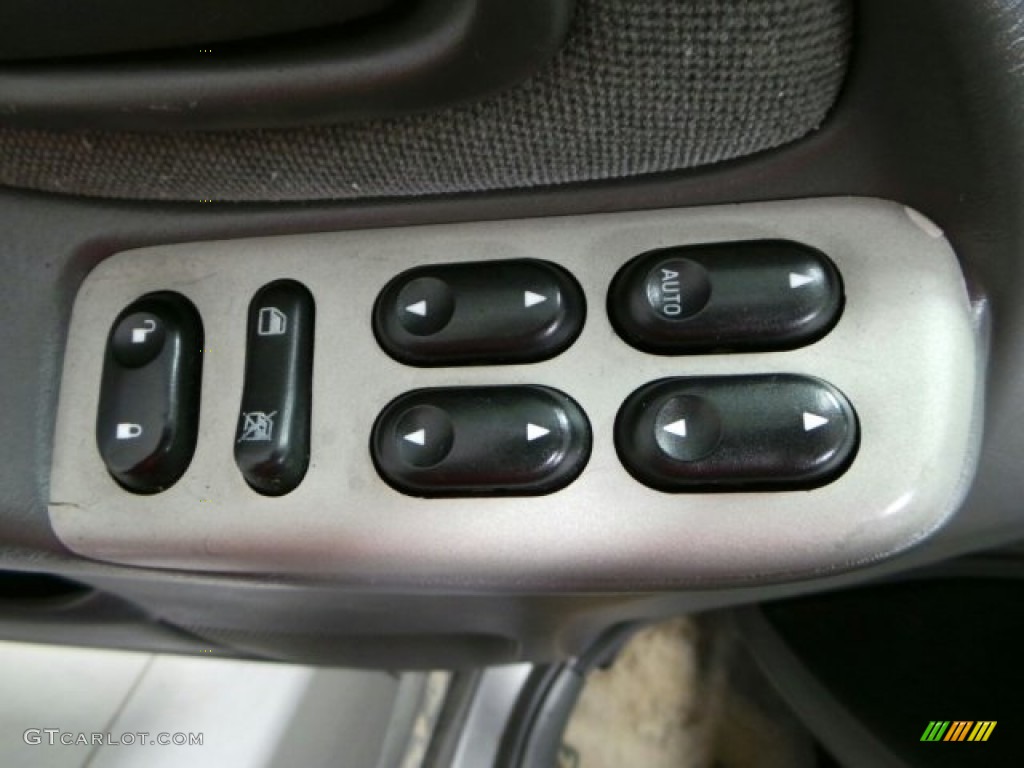 2003 Mazda Tribute LX-V6 4WD Controls Photo #89634033