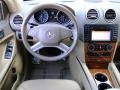 Arctic White - ML 350 4Matic Photo No. 13