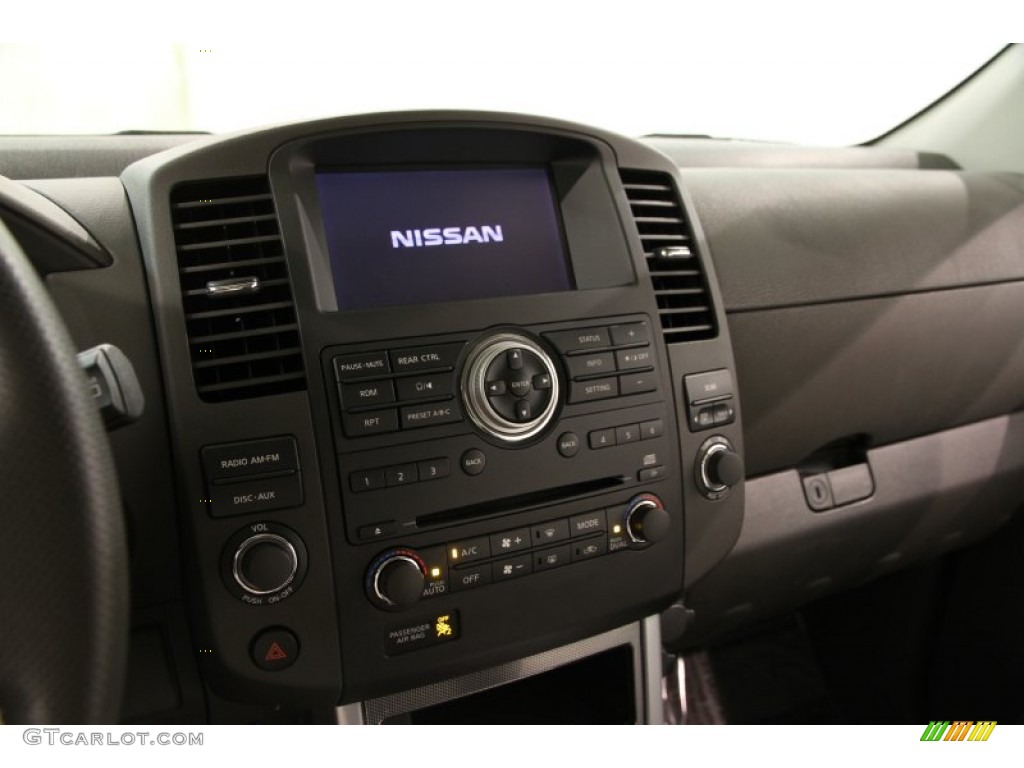 2011 Nissan Pathfinder LE 4x4 Controls Photo #89638053
