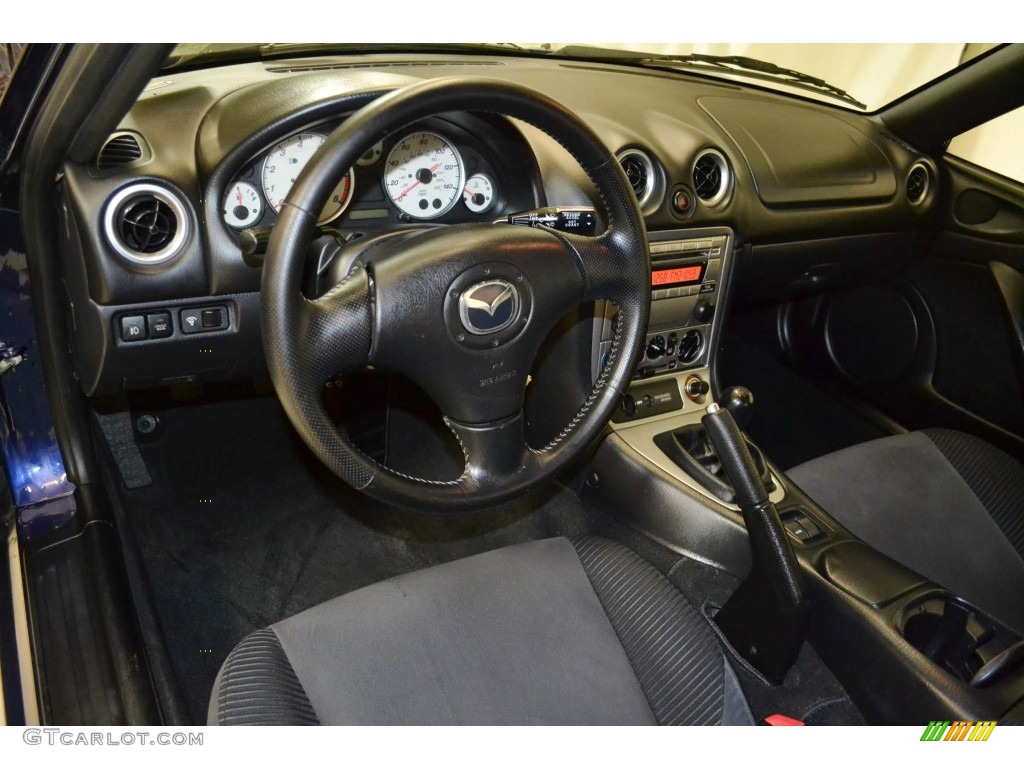 Black Interior 2004 Mazda MX-5 Miata Roadster Photo #89641429