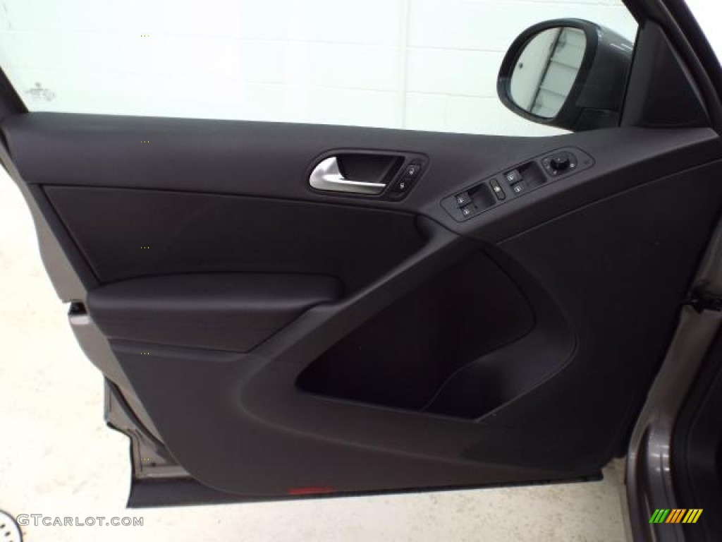 2010 Tiguan S 4Motion - Alpine Grey Metallic / Charcoal photo #16