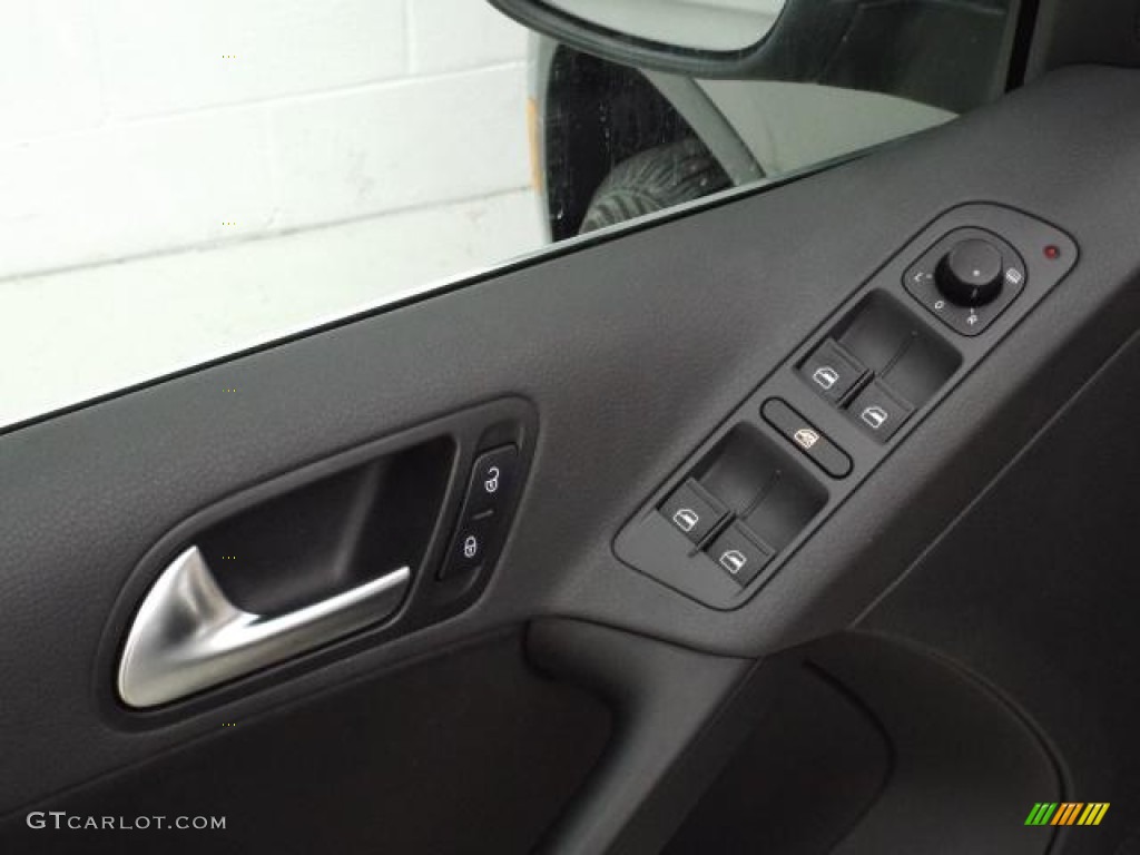 2010 Tiguan S 4Motion - Alpine Grey Metallic / Charcoal photo #17