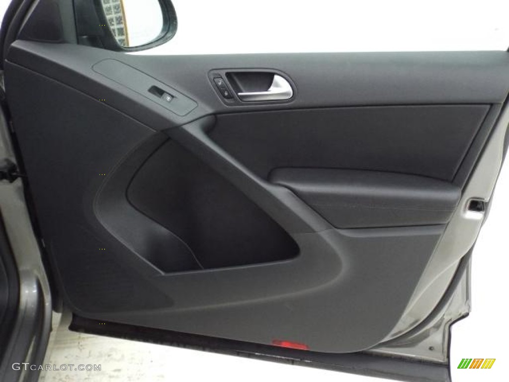 2010 Tiguan S 4Motion - Alpine Grey Metallic / Charcoal photo #19