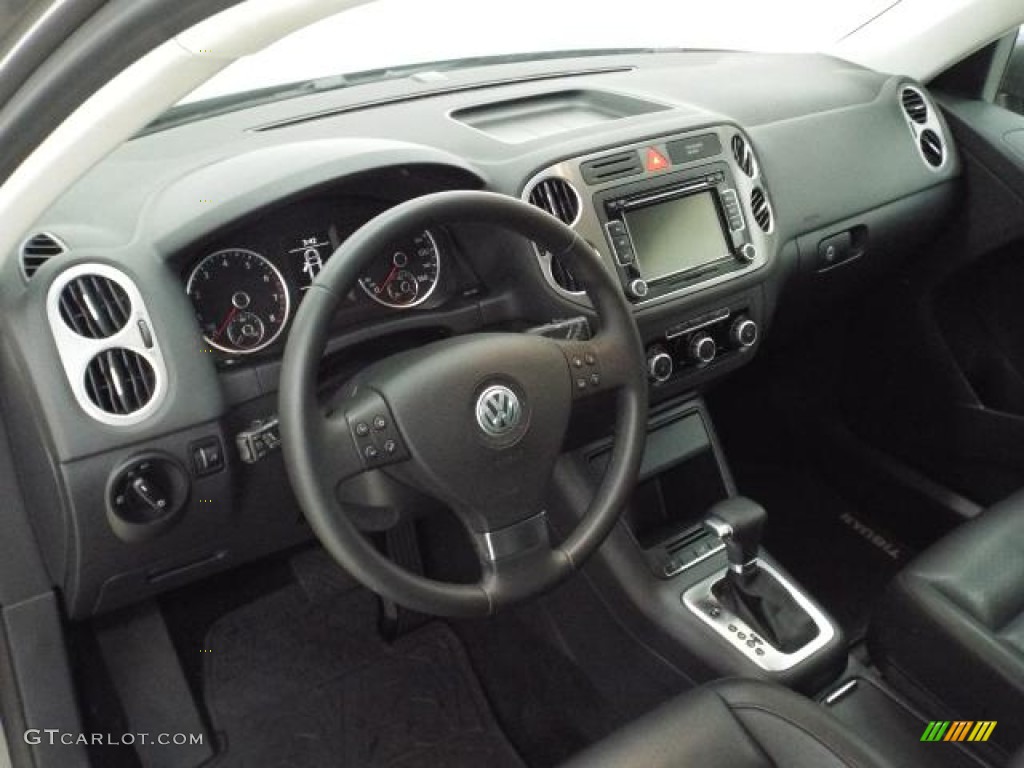 2010 Tiguan S 4Motion - Alpine Grey Metallic / Charcoal photo #21