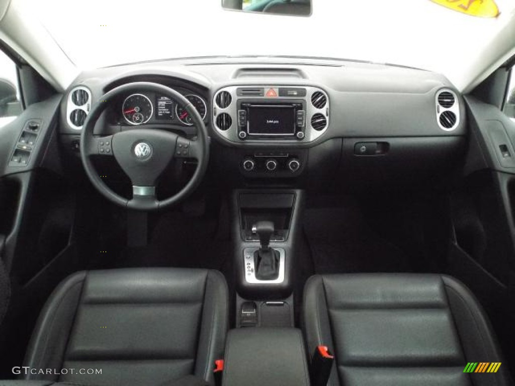 2010 Tiguan S 4Motion - Alpine Grey Metallic / Charcoal photo #24