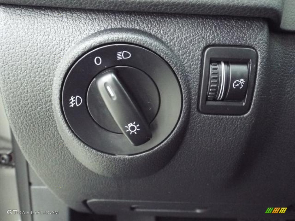 2010 Tiguan S 4Motion - Alpine Grey Metallic / Charcoal photo #27