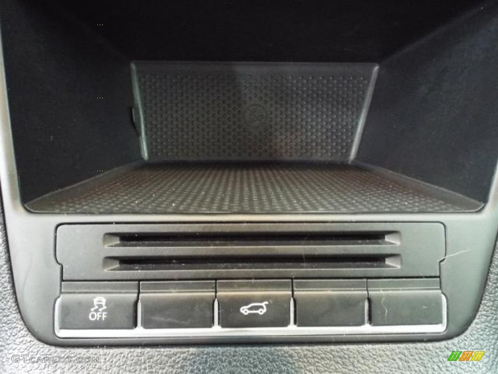 2010 Tiguan S 4Motion - Alpine Grey Metallic / Charcoal photo #30