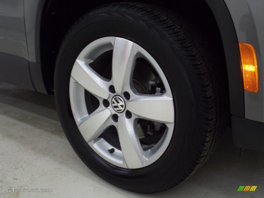 2010 Tiguan S 4Motion - Alpine Grey Metallic / Charcoal photo #40