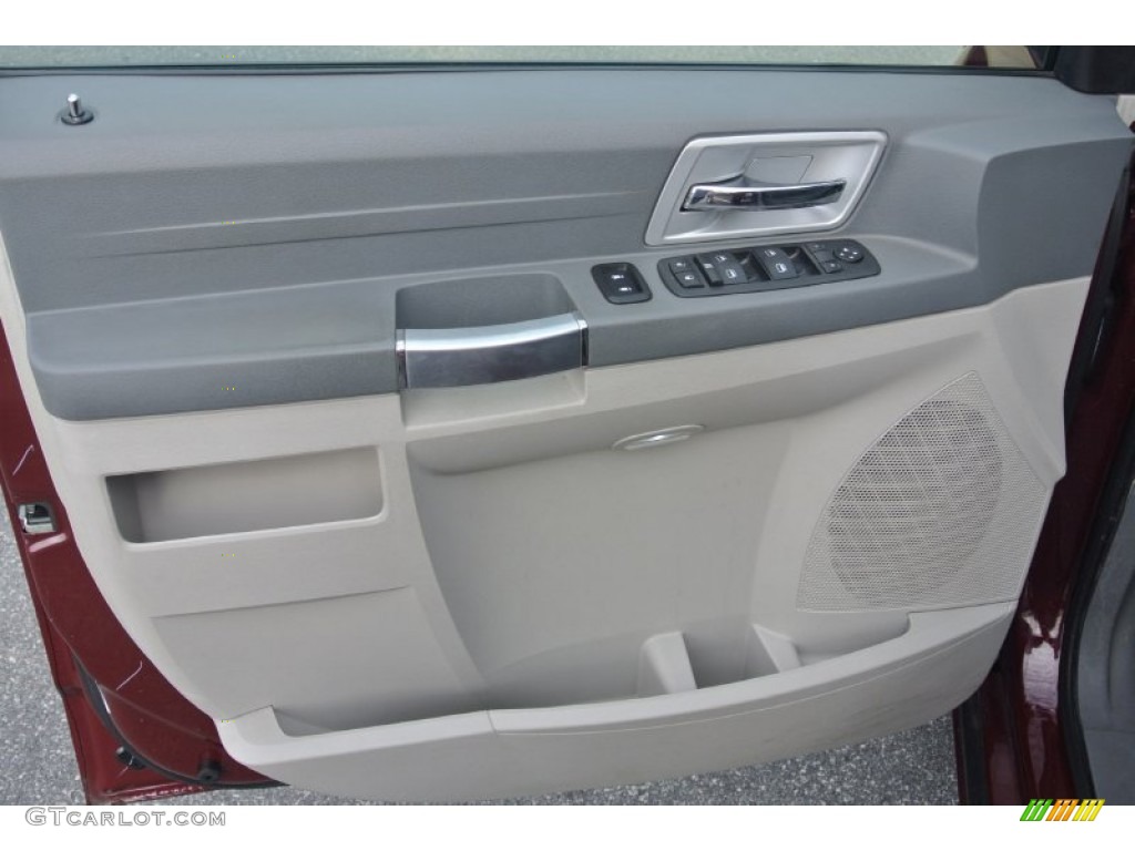 2008 Town & Country Touring - Deep Crimson Crystal Pearlcoat / Medium Slate Gray/Light Shale photo #11