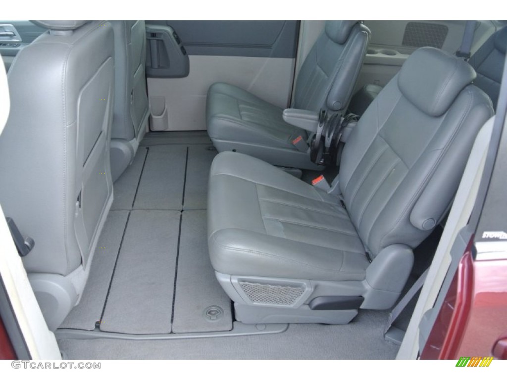 2008 Town & Country Touring - Deep Crimson Crystal Pearlcoat / Medium Slate Gray/Light Shale photo #18