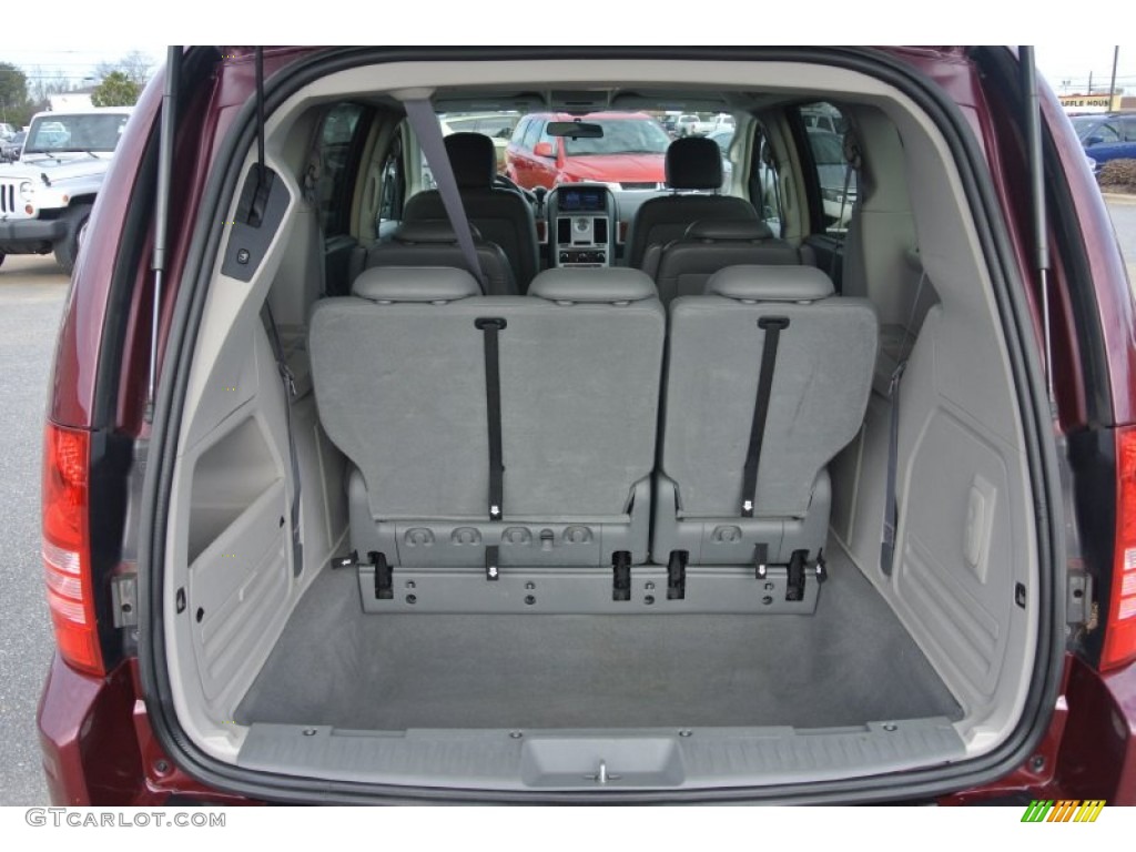 2008 Town & Country Touring - Deep Crimson Crystal Pearlcoat / Medium Slate Gray/Light Shale photo #22