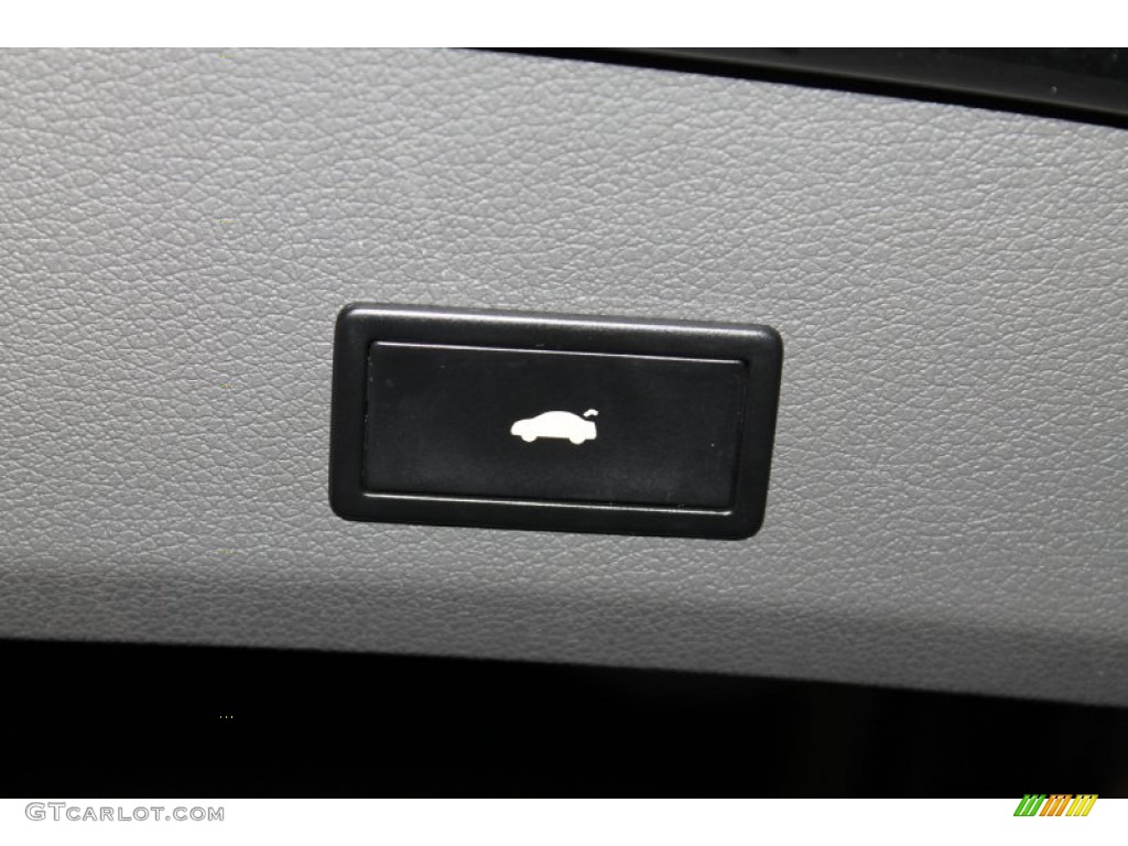 2010 Q7 3.6 Premium quattro - Daytona Gray Pearl Effect / Limestone Gray photo #32