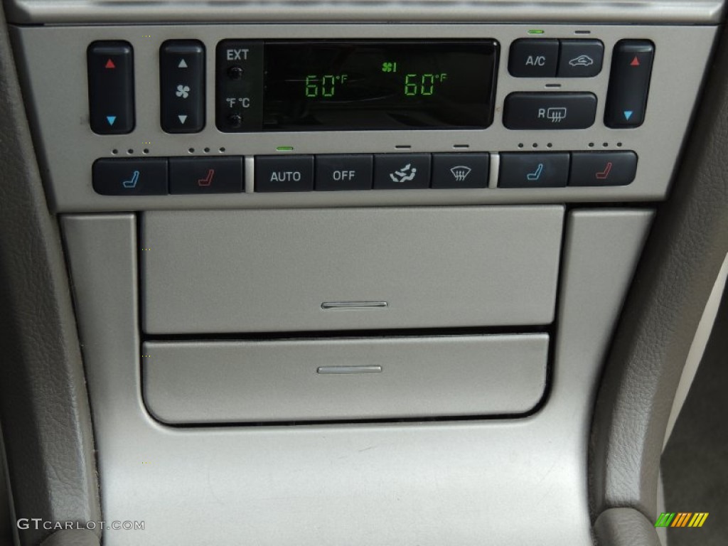 2004 Lincoln LS V6 Controls Photos