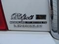 2003 Vibrant White Lincoln Town Car Signature  photo #21