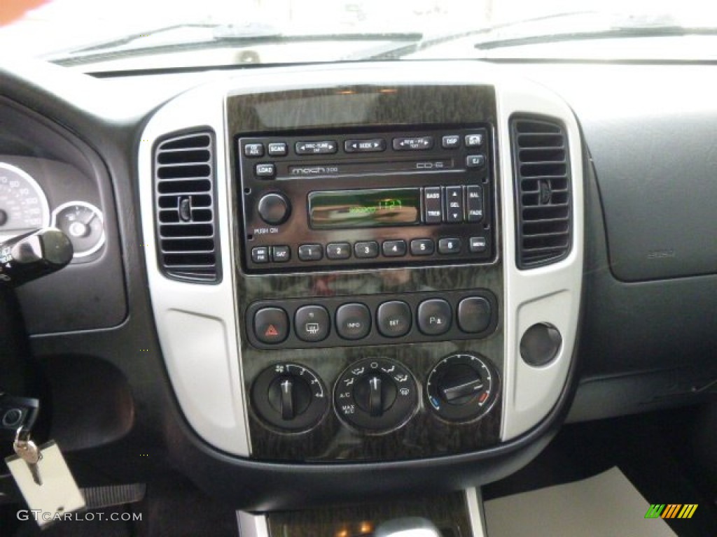 2005 Mercury Mariner Premier 4WD Controls Photo #89658123