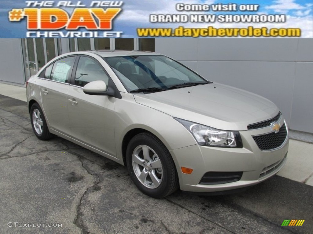 2014 Cruze LT - Champagne Silver Metallic / Medium Titanium photo #1