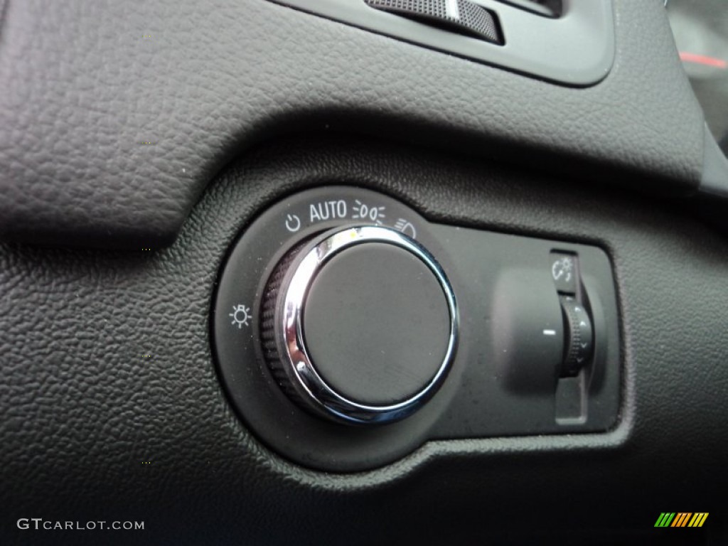 2013 Buick Regal GS Controls Photos