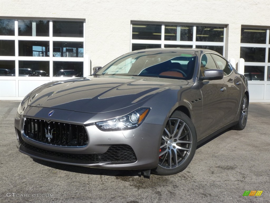 Grigio (Grey) Maserati Ghibli