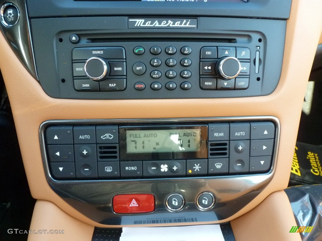 2014 Maserati GranTurismo Sport Coupe Controls Photo #89672748