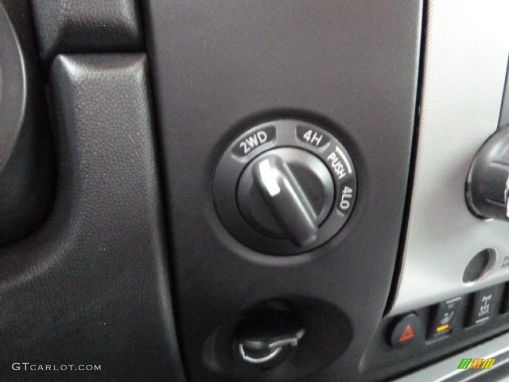 2010 Titan PRO-4X Crew Cab 4x4 - Blizzard White / Charcoal photo #16