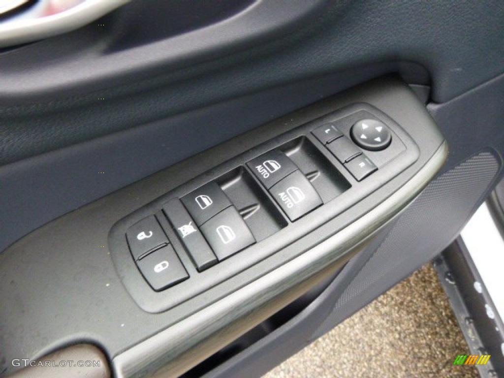 2014 Jeep Cherokee Limited 4x4 Controls Photo #89685600