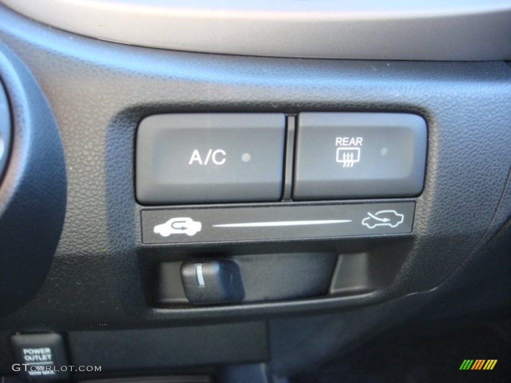 2011 Honda Fit Sport Controls Photo #89691375