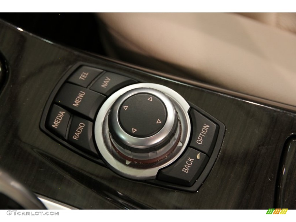 2013 BMW 5 Series 535i xDrive Sedan Controls Photo #89695074