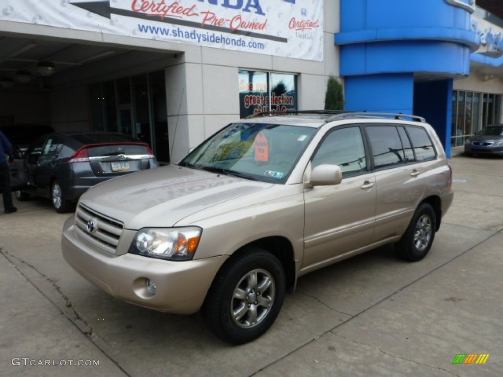 2005 Highlander V6 4WD - Sonora Gold Pearl / Ivory photo #1