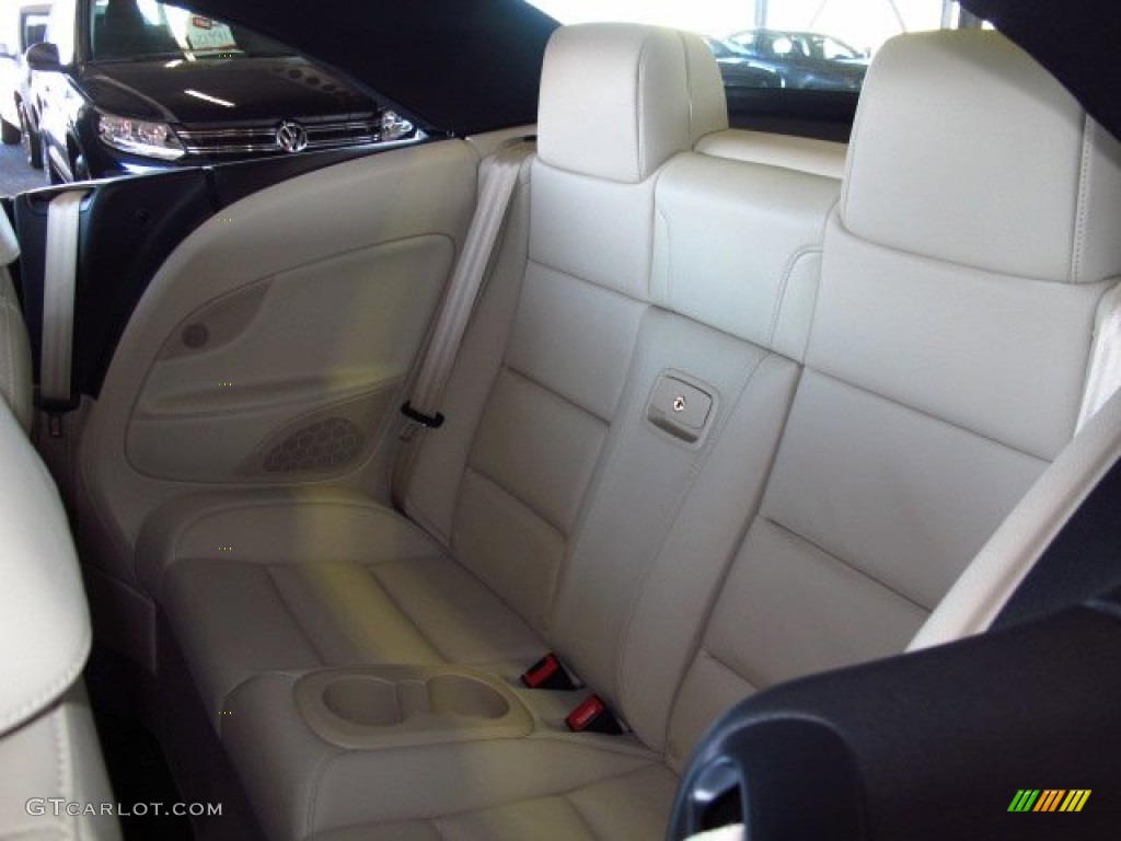 2014 Volkswagen Eos Executive Rear Seat Photo #89703348