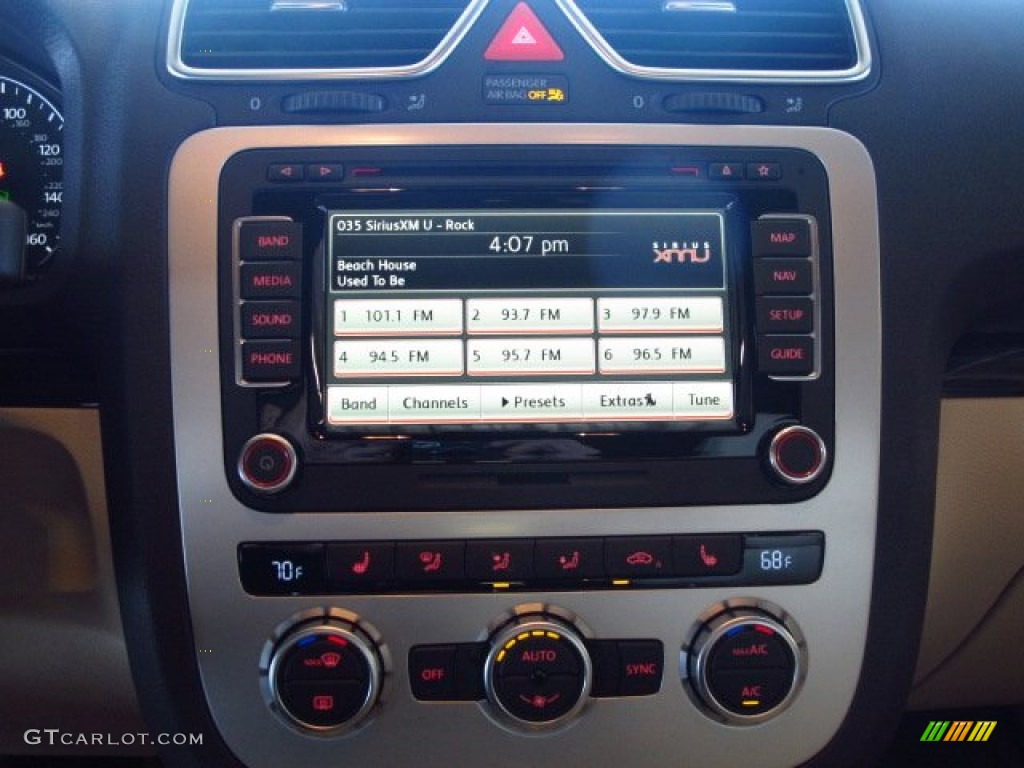 2014 Volkswagen Eos Executive Controls Photo #89703465