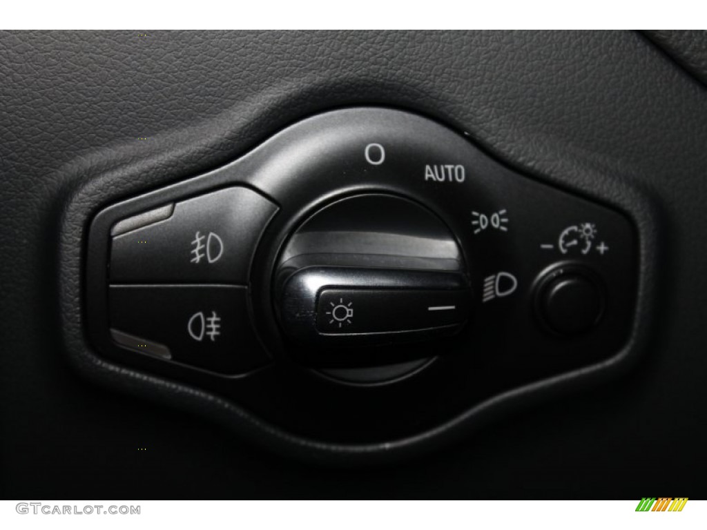 2012 Audi Q5 3.2 FSI quattro Controls Photo #89705550